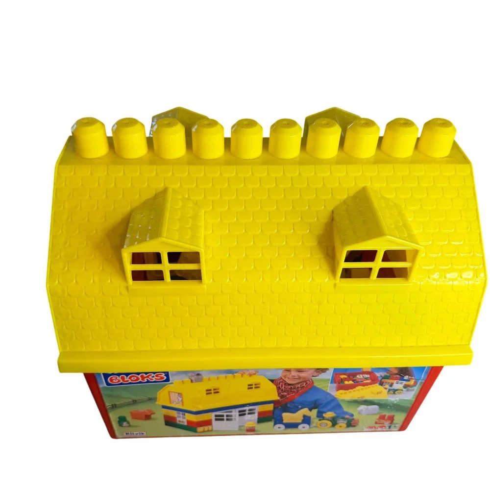 Vintage Mega Bloks Lil Farmer 801 Barn Building‎ Set with Tractor and Animals